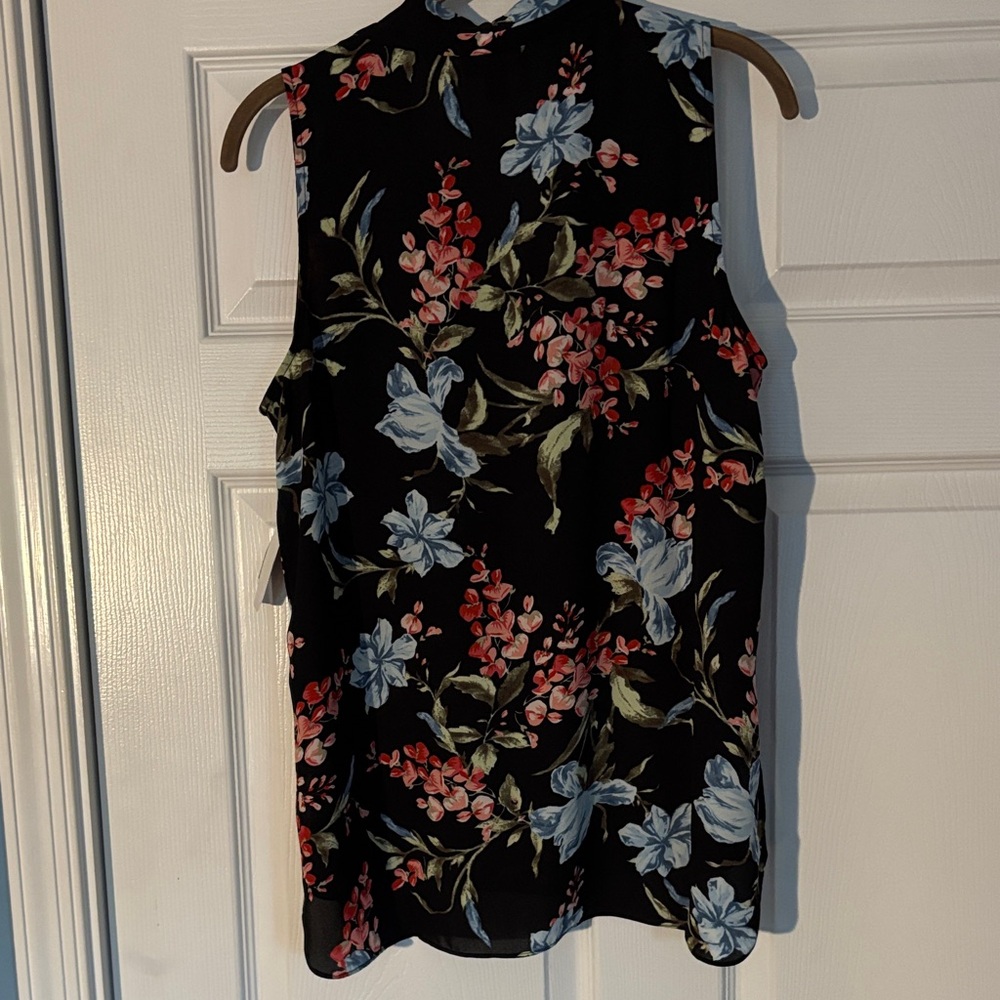 Vince Camuto Black Floral Sleeveless Blouse - Picture 3 of 3